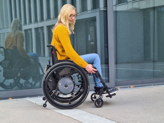 Angekommen - der Alber e-motion DuoDrive Antrieb für Rollstühle - Angekommen - der Alber E-MOTION DuoDrive
